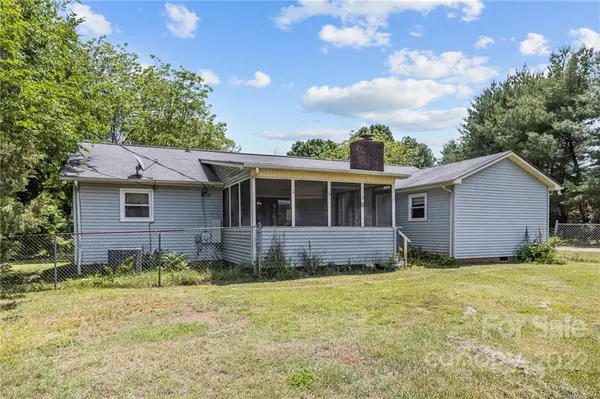 305 Hickory LN, Salisbury, NC 28147