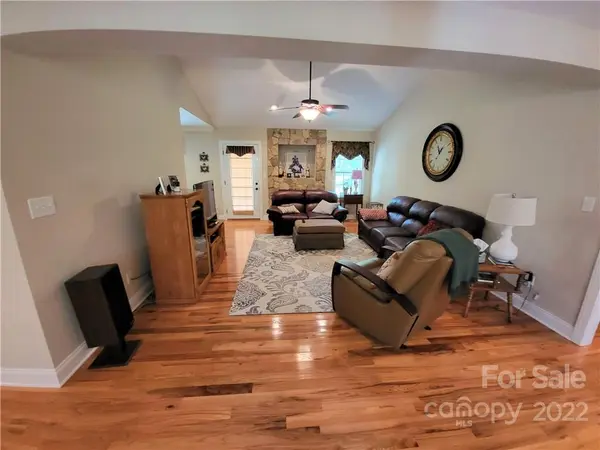 1277 Kensington CIR, Newton, NC 28658
