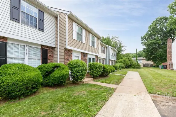 7634 Holly Grove CT, Charlotte, NC 28227