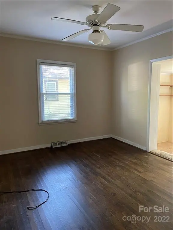 5305 Buckingham DR, Charlotte, NC 28209