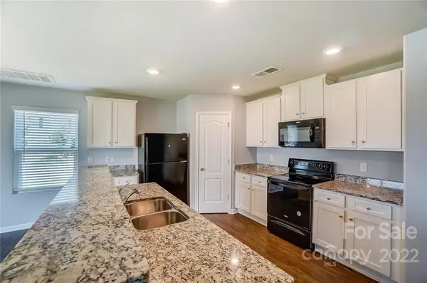 3402 Ellingford RD, Charlotte, NC 28214