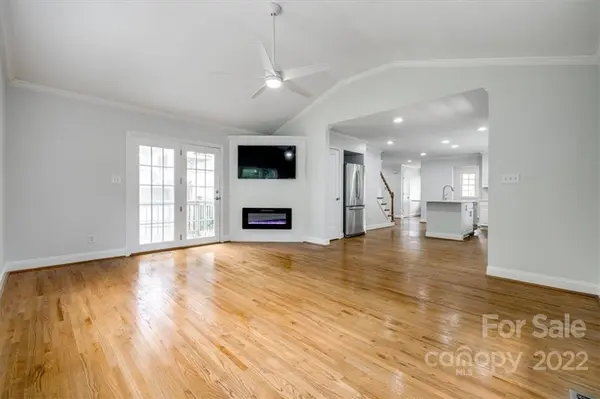 1805 Dearmon DR, Charlotte, NC 28205