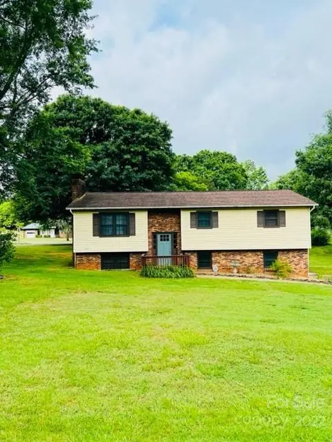 1415 Prince ST, Hickory, NC 28602