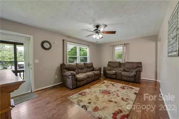 199 Brookside DR, Canton, NC 28716