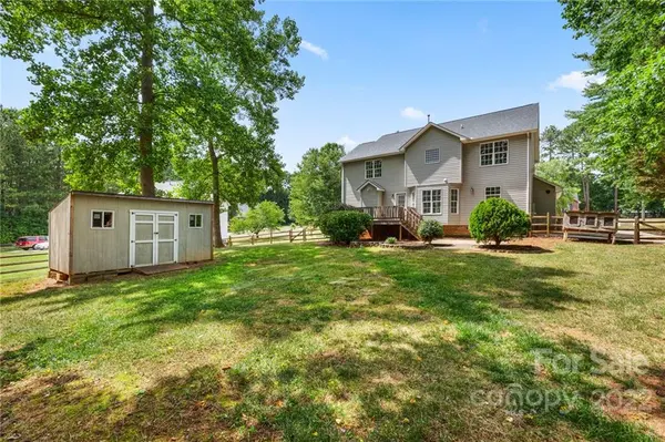 135 Mcintosh LN, Salisbury, NC 28147