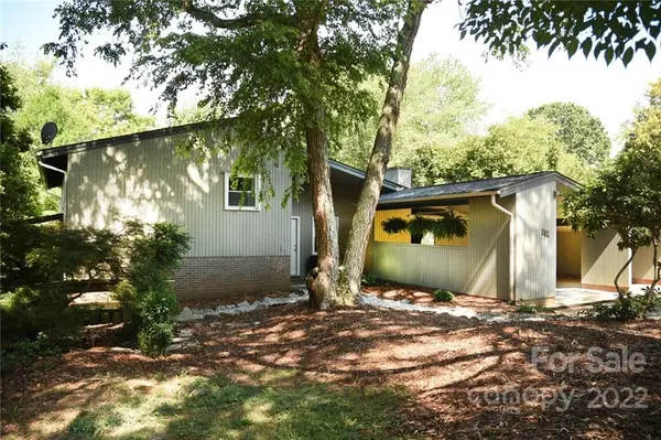 650 37th AVE NE, Hickory, NC 28601