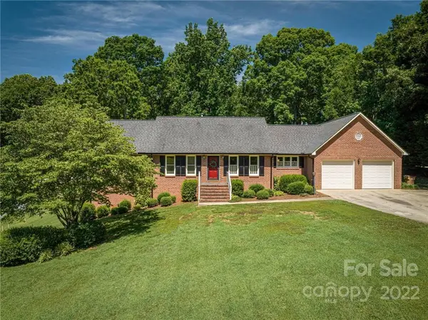 136 Boulder DR,  Lincolnton,  NC 28092