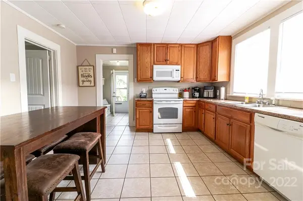 422 6th ST SW, Conover, NC 28613