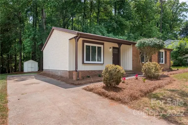 8420 Strider DR, Charlotte, NC 28212