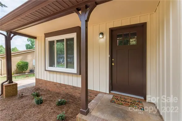 8420 Strider DR, Charlotte, NC 28212