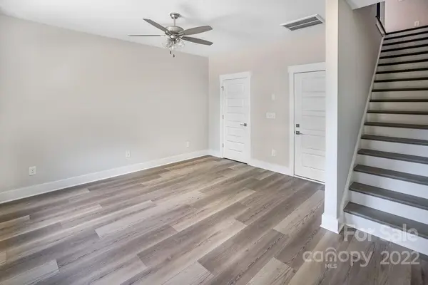 610 West End DR, Charlotte, NC 28208