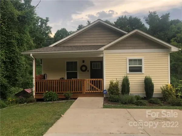 391 Caribou RD, Asheville, NC 28803