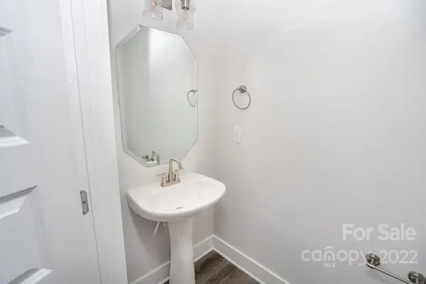 622 West End DR, Charlotte, NC 28208