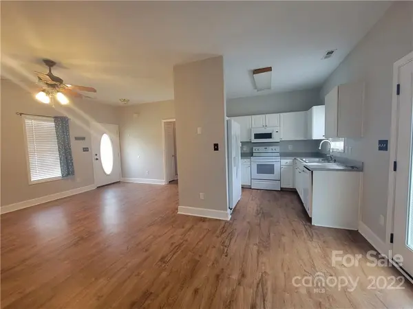 418 Summer Ridge RD, Stanley, NC 28164