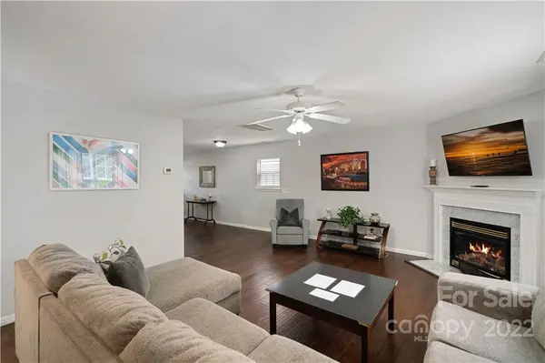 4432 Christenbury Hills LN, Charlotte, NC 28269