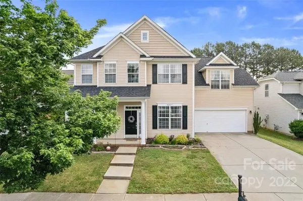 8207 Cottsbrooke DR, Huntersville, NC 28078