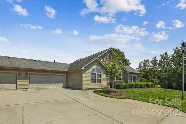 860 Ledgestone CT, Tega Cay, SC 29708