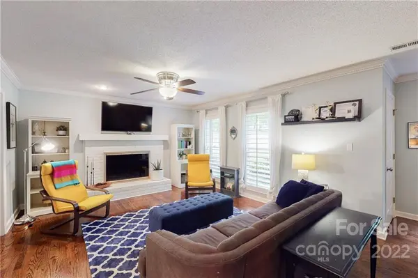 302 Demaree LN, Matthews, NC 28105