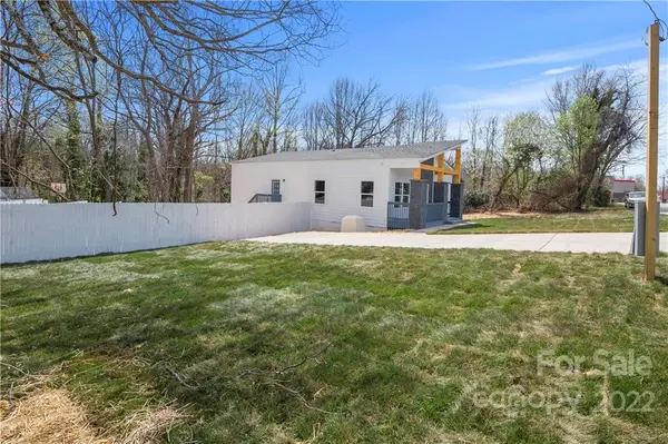 329 W F ST, Newton, NC 28658