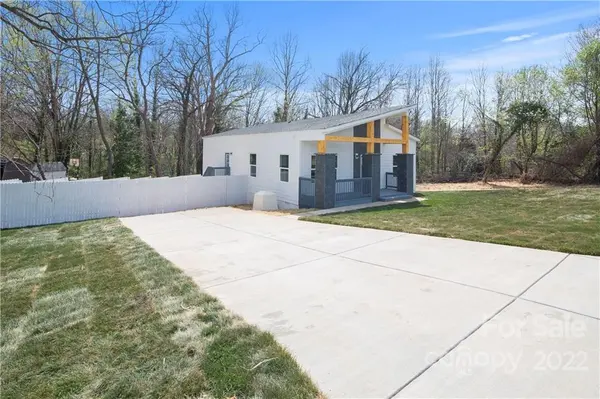 329 W F ST, Newton, NC 28658
