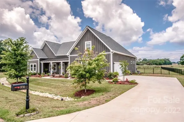 3711 Old Village DR, Maiden, NC 28650