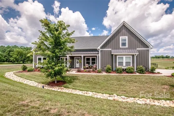 3711 Old Village DR, Maiden, NC 28650
