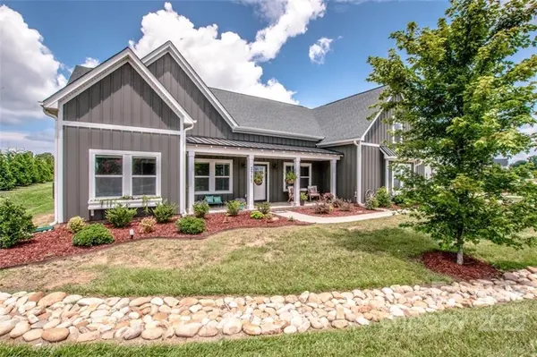 3711 Old Village DR, Maiden, NC 28650