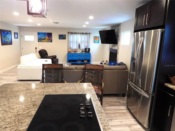 7800 COUNTRY CLUB RD N, St Petersburg, FL 33710