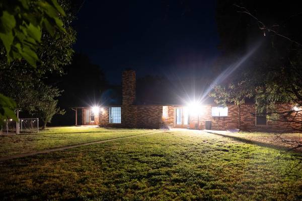 321 Grissom DR, Elk City, OK 73644