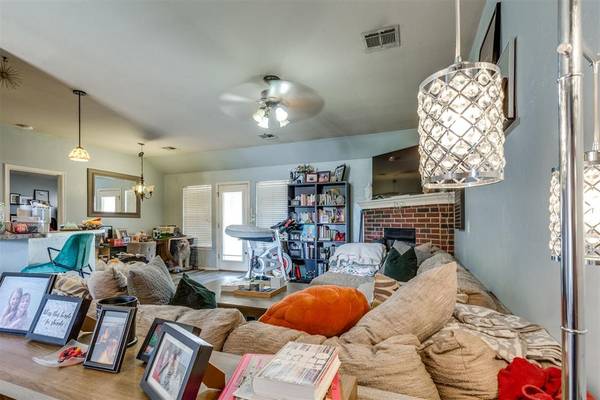 516 S Castle Ridge LN, Mustang, OK 73064