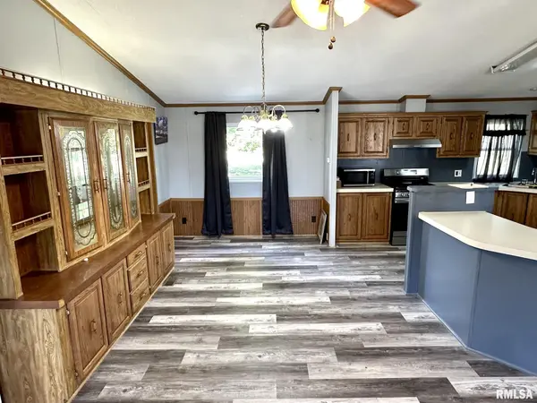 405 N SARATOGA ST, Ashland, IL 62650
