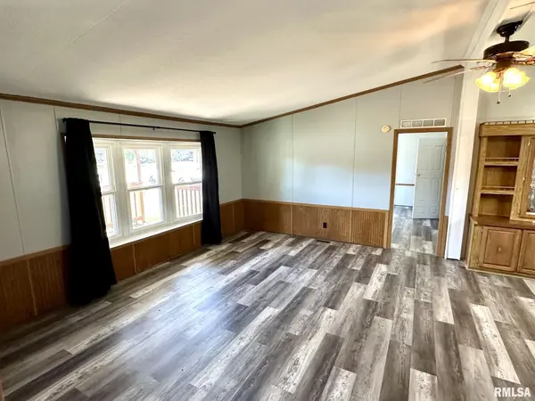 405 N SARATOGA ST, Ashland, IL 62650