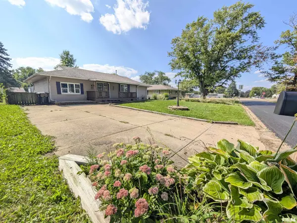 104 MEADOWVIEW LN, Washington, IL 61571