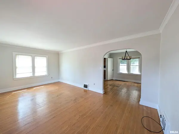 5907 S MONROE AVE, Bartonville, IL 61607