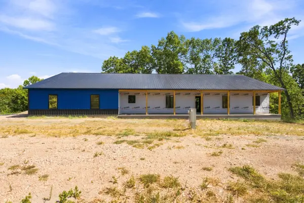 743 Eternity LN, Pineville, MO 64856