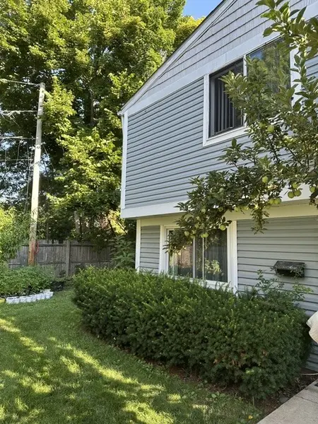 889 Oxford PL #889, Wheeling, IL 60090