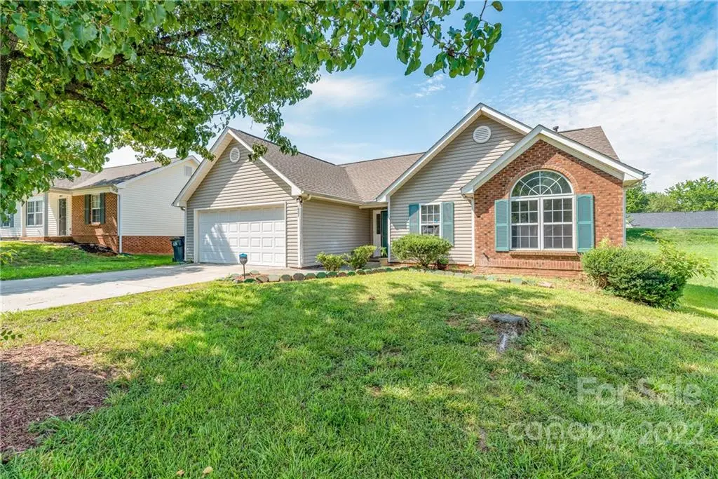 1927 Dietrich LN, Charlotte, NC 28262
