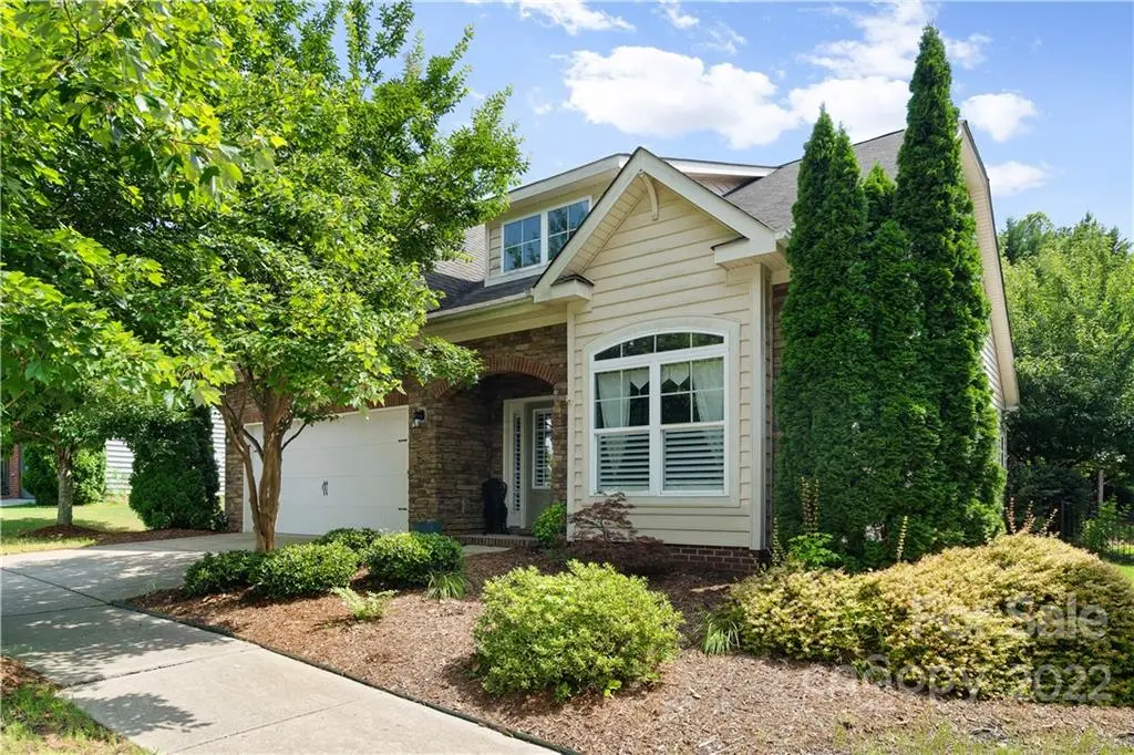 1044 Kings Bottom DR, Fort Mill, SC 29715