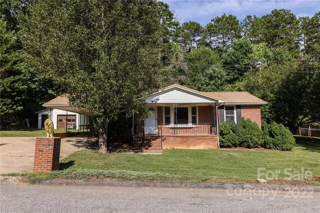 95 Melton Road LOOP, Hickory, NC 28601