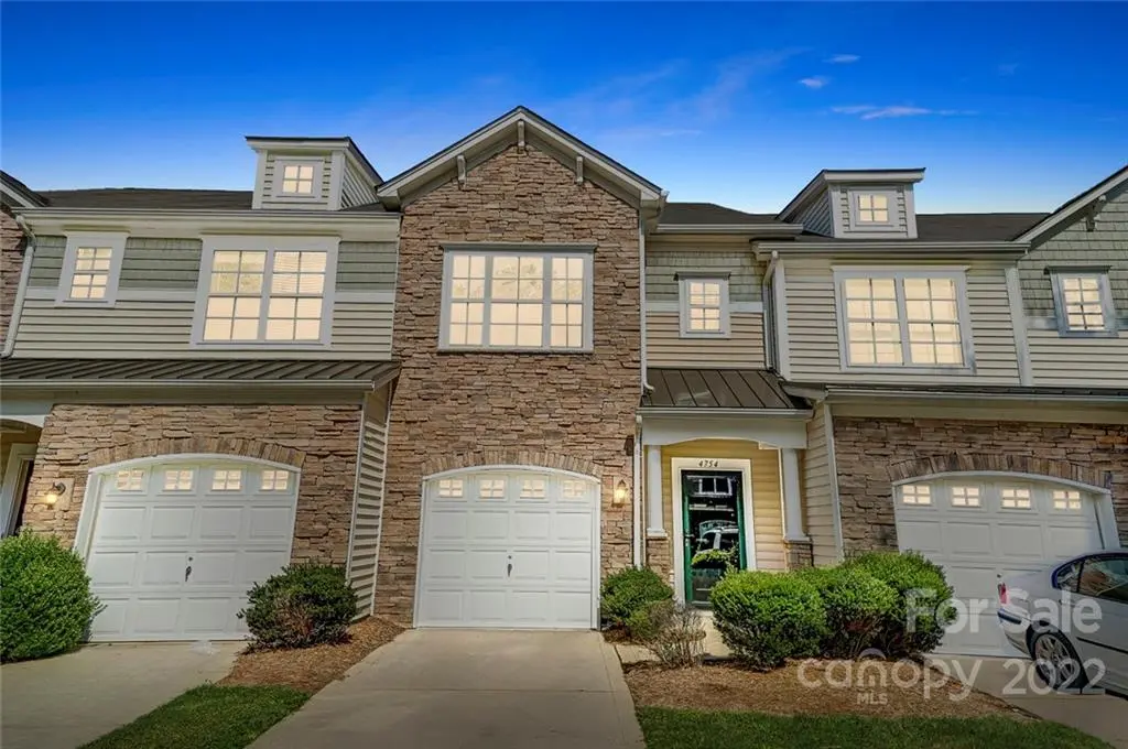 4754 Craigmoss LN, Charlotte, NC 28278