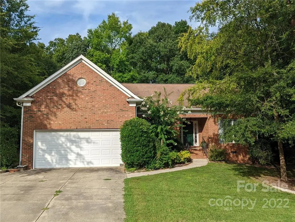 9021 Mountain Aire CIR, Charlotte, NC 28214