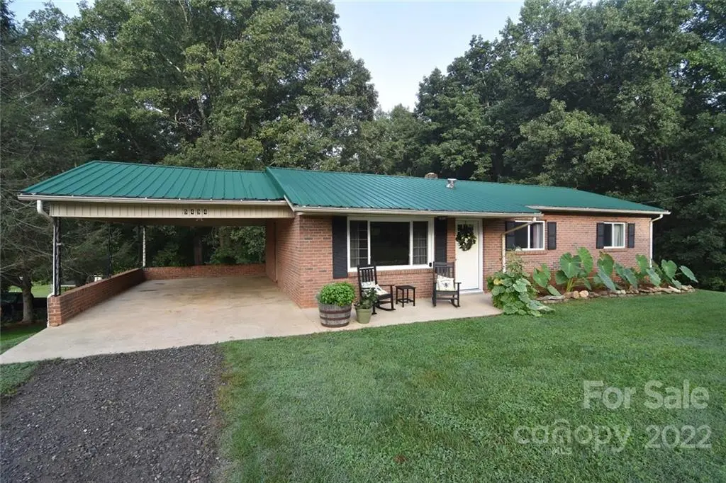 5494 Chestnut DR, Hickory, NC 28602