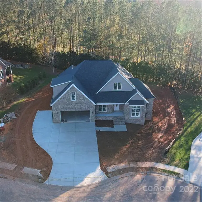 9029 Heather Trace LN, Gastonia, NC 28056