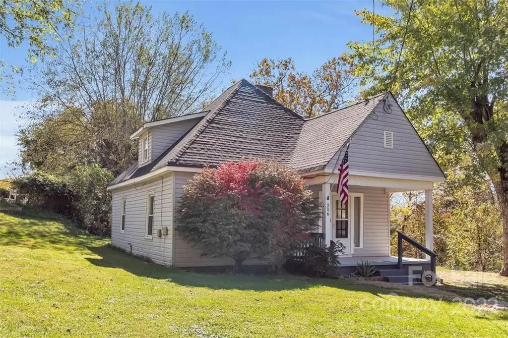 206 Star Ridge RD, Canton, NC 28716