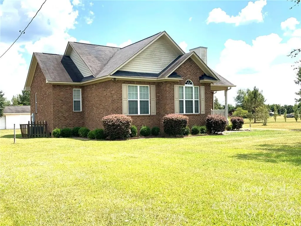 145 Chickadee CIR, St. Matthews, SC 29135