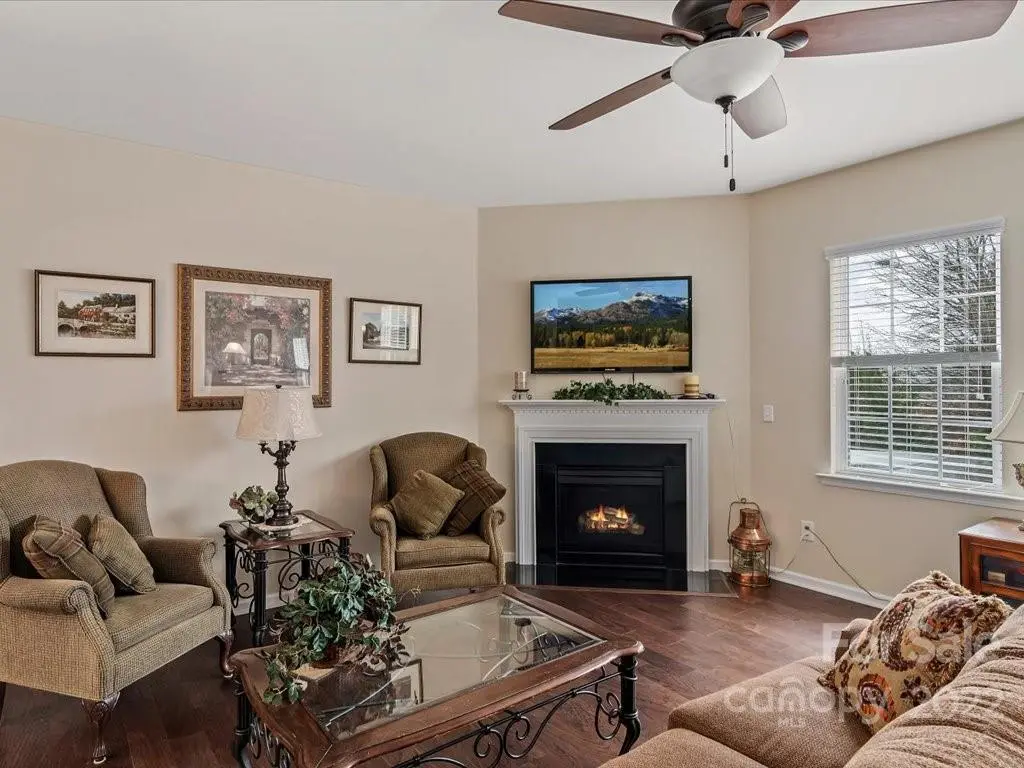 112 Rougemont LN, Mooresville, NC 28115