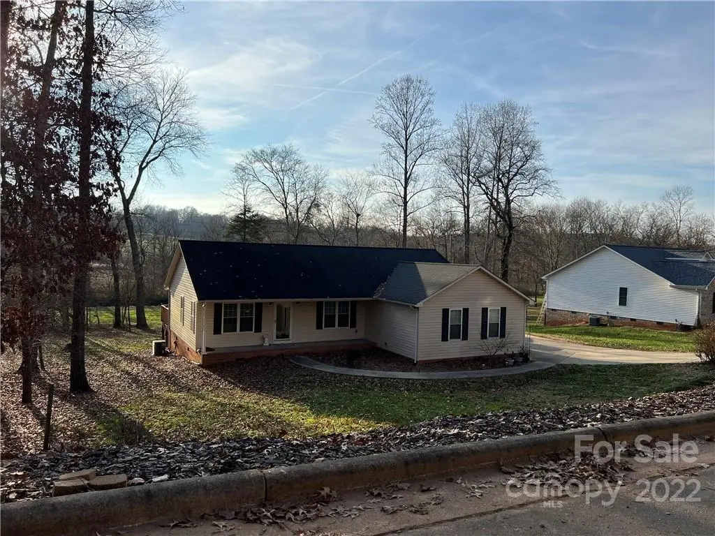 886 Westside DR, Newton, NC 28658