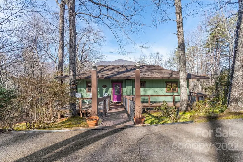147 Laurel LN, Lake Lure, NC 28746