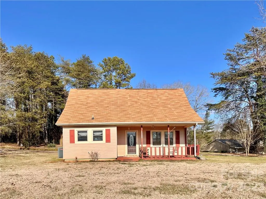 8329 White Pine CIR, Connelly Springs, NC 28612