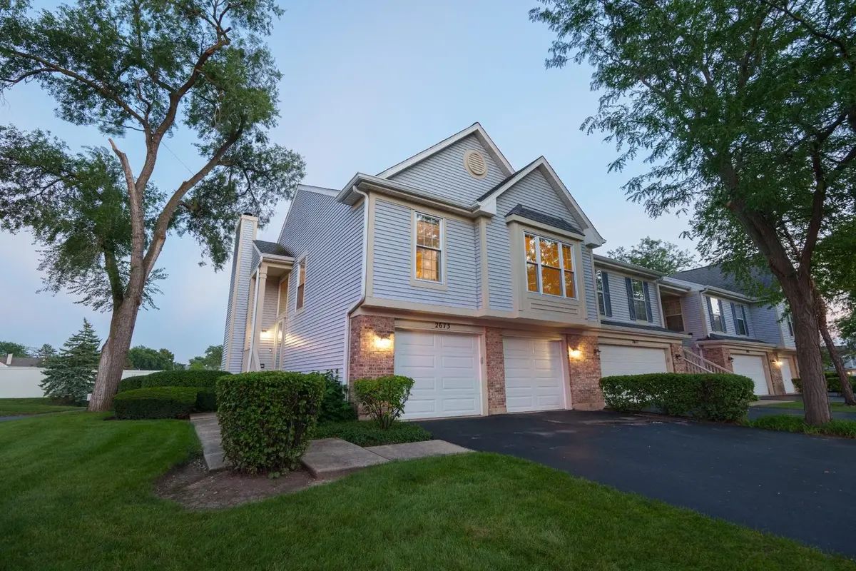 2673 S Embers LN, Arlington Heights, IL 60005